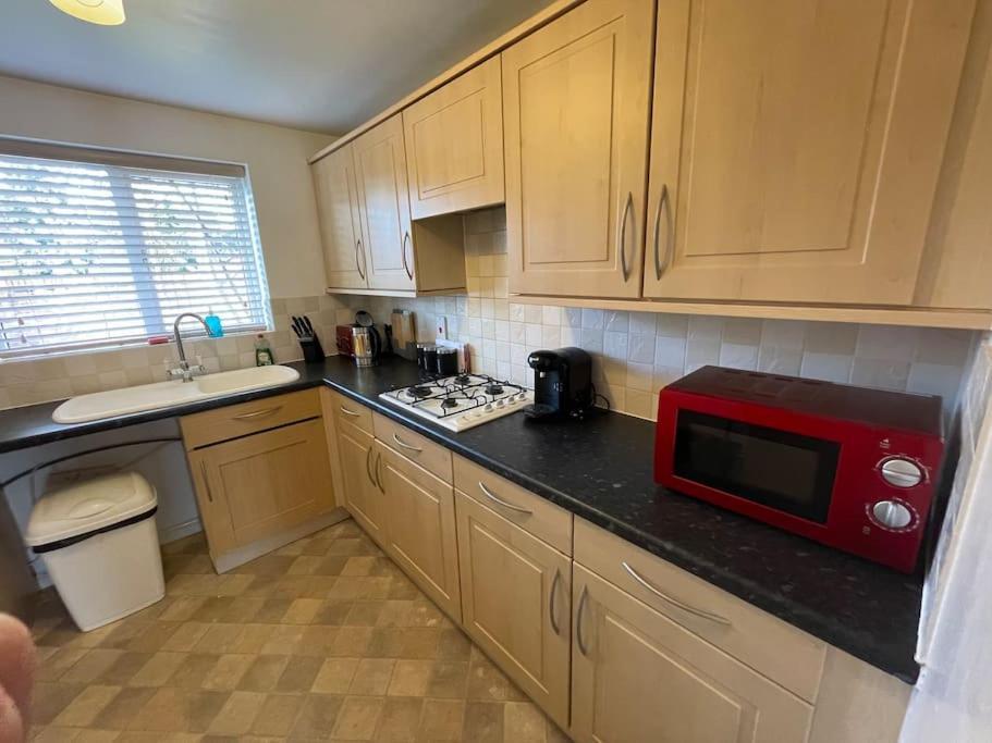 5 Holborn Spacious Home Redhill  Εξωτερικό φωτογραφία